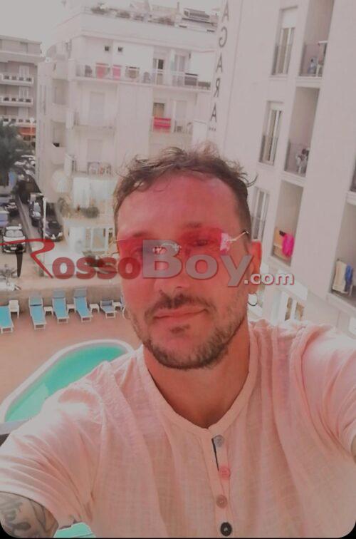 Samuel 36 anni di Milano Scrivimi su whatsupp E dimmi come possiamo rilassarci divertirci insieme e passare una bella serata
